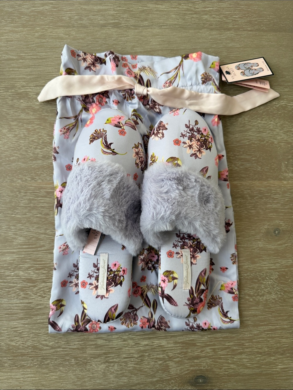 NWT VS Satin Floral Slippers | W7-8